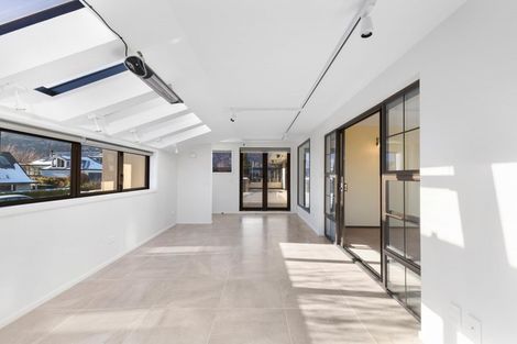 Photo of property in 22 Fox's Terrace, Arrowtown, 9302