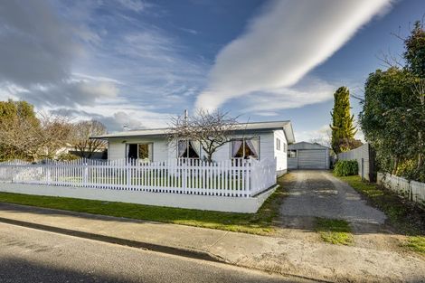 Photo of property in 6 Burton Crescent, Flaxmere, Hastings, 4120