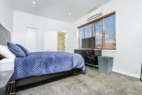 Photo of property in 1 Achilles Crescent, Narrow Neck, Auckland, 0624