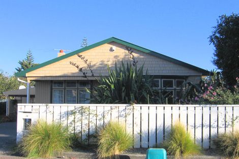 Photo of property in 28 Montague Street, Alicetown, Lower Hutt, 5010