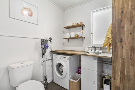 Photo of property in 142 Titirangi Road, New Lynn, Auckland, 0600