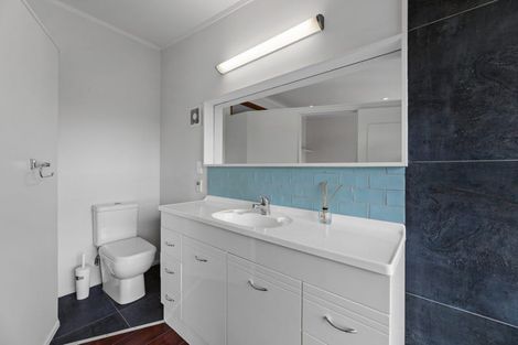 Photo of property in 37 York Road, Titirangi, Auckland, 0604