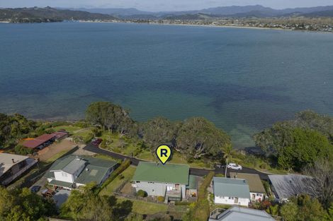 Photo of property in 14 Stormont Lane, Whitianga, 3510