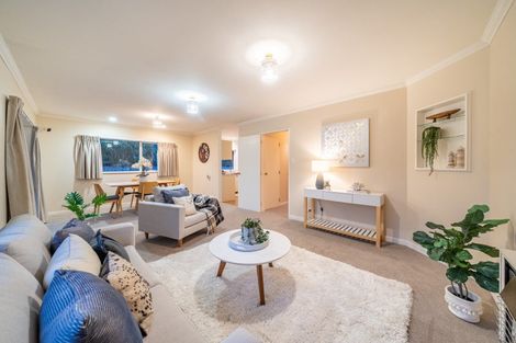 Photo of property in 3 Oak Street, Ebdentown, Upper Hutt, 5018