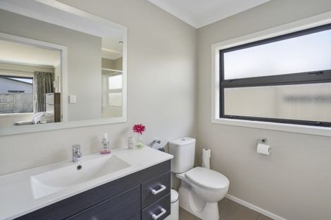 Photo of property in 59 Rosalie Terrace, Kelvin Grove, Palmerston North, 4414