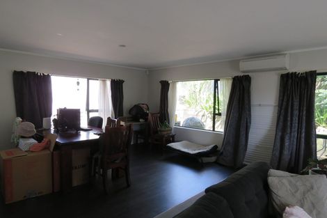 Photo of property in 6 Skybird Place, Glen Eden, Auckland, 0602