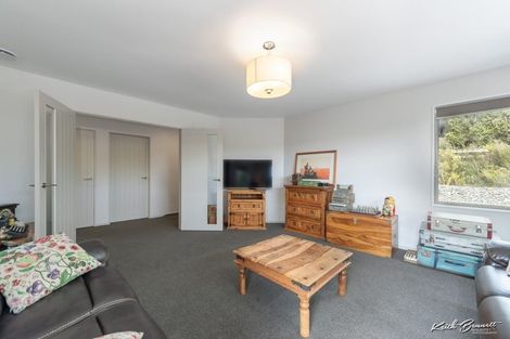 Photo of property in 63 Mount Marua Way, Timberlea, Upper Hutt, 5018