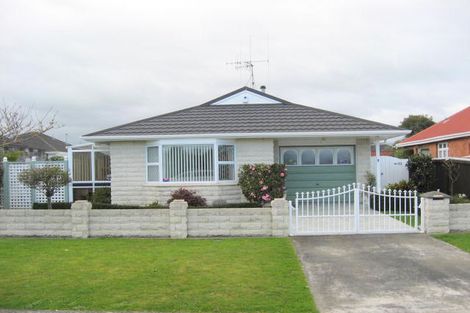 Photo of property in 1 Clark Street, Levin, 5510