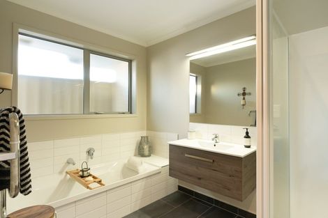 Photo of property in 18 North Bay Road, Pyes Pa, Tauranga, 3112