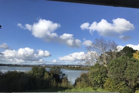 Photo of property in 33 Estuary Road, Weymouth, Auckland, 2103