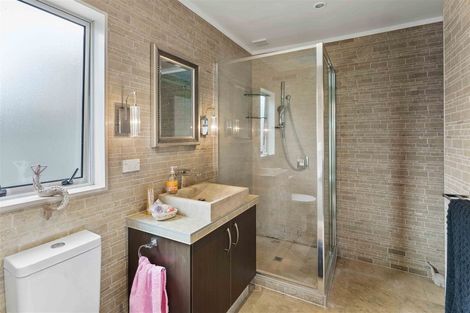 Photo of property in 103 Winara Avenue, Waikanae, 5036