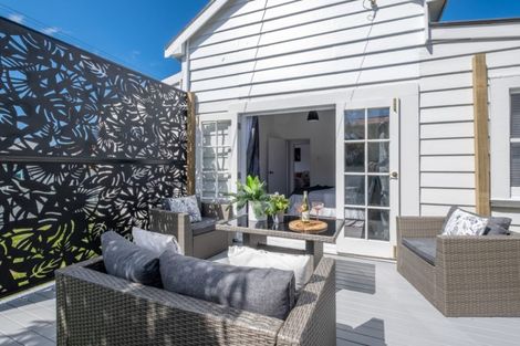 Photo of property in 3 Preston Street, Eltham, 4322