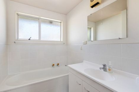 Photo of property in 17 Resolution Place, Bryndwr, Christchurch, 8053