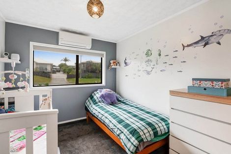 Photo of property in 23 Bay Street, Red Beach, 0932