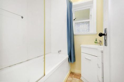 Photo of property in 2 Brook Street, Waiwhetu, Lower Hutt, 5010