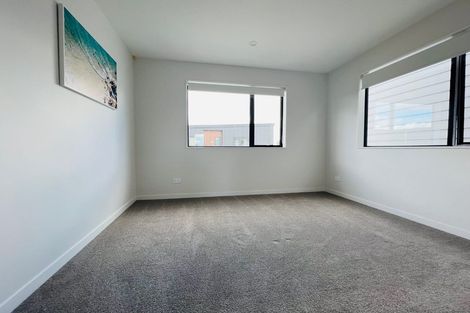 Photo of property in 18 Parahau Road, Papakura, 2110