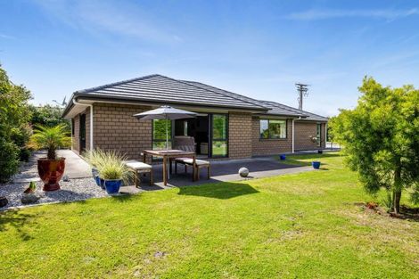 Photo of property in 120 Pohutukawa Place, Waiwhakaiho, New Plymouth, 4312