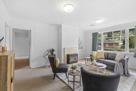 Photo of property in 10 Findlay Street, Tawa, Wellington, 5028