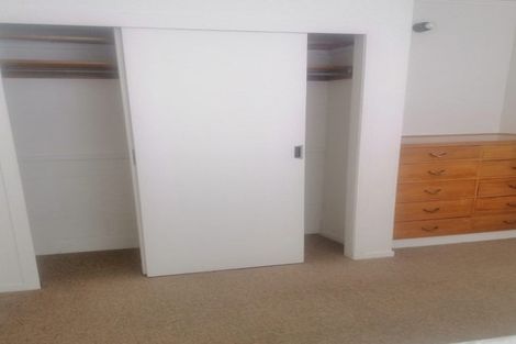 Photo of property in 1/613 Glenfield Road, Totara Vale, Auckland, 0629