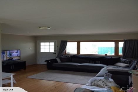 Photo of property in 1/12 Kauri Road, Birkenhead, Auckland, 0626