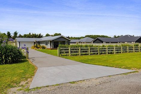 Photo of property in 7 Cross Street, Lepperton, New Plymouth, 4373