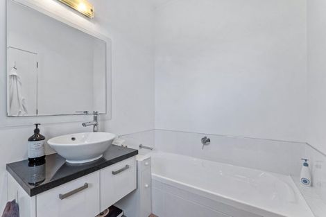 Photo of property in 79 Hauraki Road, Leigh, Warkworth, 0985