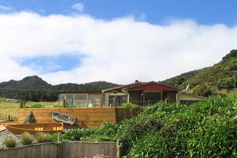 Photo of property in 1895 Whangarei Heads Road, Whangarei Heads, Whangarei, 0174