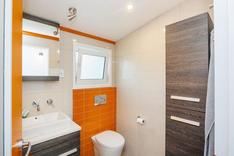 Photo of property in 21 Heathcote Place, Fitzherbert, Palmerston North, 4410