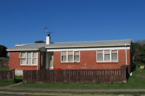 Photo of property in 33 Mahinawa Street, Takapuwahia, Porirua, 5022