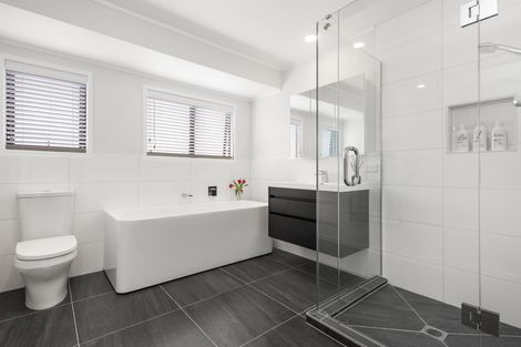 Photo of property in 21 St Annes Crescent, Wattle Downs, Auckland, 2103