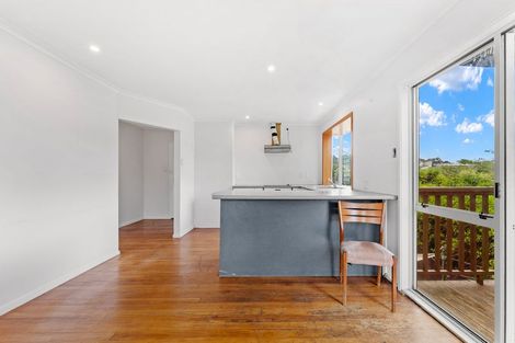 Photo of property in 2a Holiday Road, Stanmore Bay, Whangaparaoa, 0932