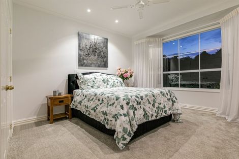 Photo of property in 27 Almond Grove, Greenhithe, Auckland, 0632