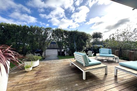 Photo of property in 39a Fairclough Road, Beach Haven, Auckland, 0626