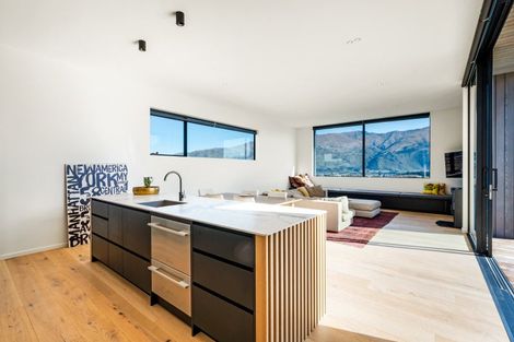 Photo of property in 6 Akitu Rise, Wanaka, 9305
