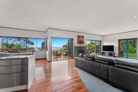 Photo of property in 84 Domain Crescent, Muriwai, Waimauku, 0881