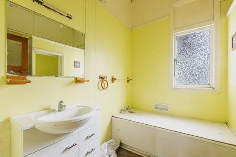 Photo of property in 9 Nancy Street, Takapau, 4203