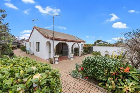 Photo of property in 8a Waitui Grove, Mount Maunganui, 3116