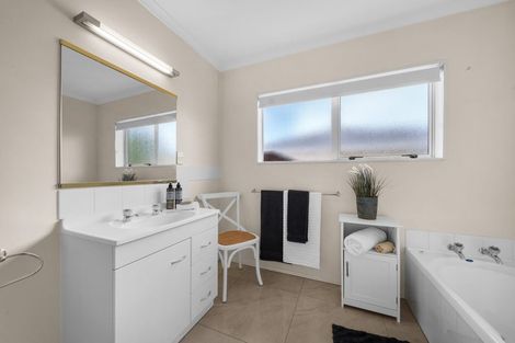 Photo of property in 9 Hogg Crescent, Masterton, 5810