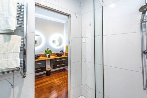 Photo of property in 16 Oakland Avenue, Saint Johns Hill, Whanganui, 4500