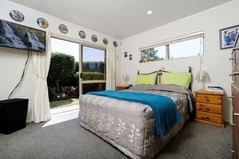 Photo of property in 5 Checketts Place, Papamoa Beach, Papamoa, 3118