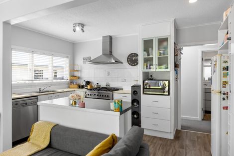 Photo of property in 151 Brian Crescent, Stanmore Bay, Whangaparaoa, 0932