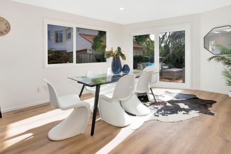 Photo of property in 52c Wainui Avenue, Point Chevalier, Auckland, 1022