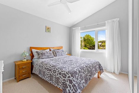 Photo of property in 17 Rheingold Place, Huapai, Kumeu, 0810