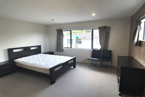 Photo of property in 28b Roberts Road, Glenfield, Auckland, 0629