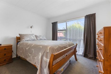 Photo of property in 1a Hunter Place, Merrilands, New Plymouth, 4312