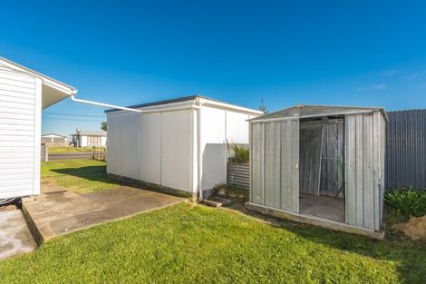 Photo of property in 10 Cornfoot Street, Castlecliff, Whanganui, 4501