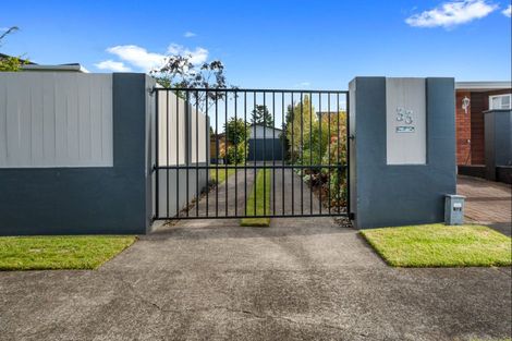Photo of property in 33 Heta Road, Highlands Park, New Plymouth, 4312