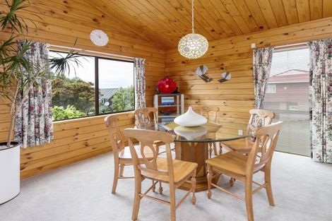 Photo of property in 2/96 Gosford Drive, Botany Downs, Auckland, 2010