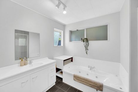 Photo of property in 14 Williamson Road, Clive, 4102