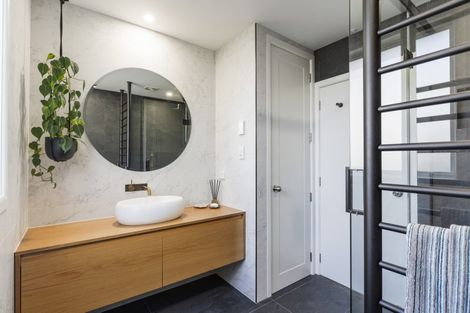 Photo of property in 11 Tui Vale Road, Shelly Park, Auckland, 2014